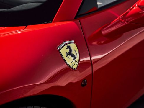 Used 2012 Ferrari 458 Spider RWD image 10