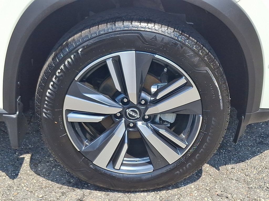 Certified 2023 Nissan Rogue SL w/ SL Premium Package AWD/4WD image 9