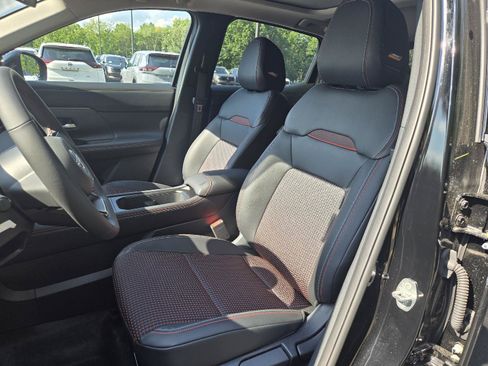 New 2026 Nissan Kicks SR w/ SR Premium Package AWD/4WD image 10