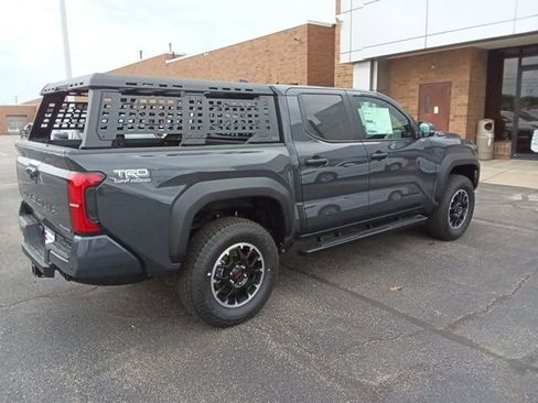 New 2025 Toyota Tacoma TRD Off-Road AWD/4WD image 4