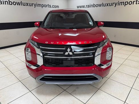 New 2026 Mitsubishi Outlander SE image 2