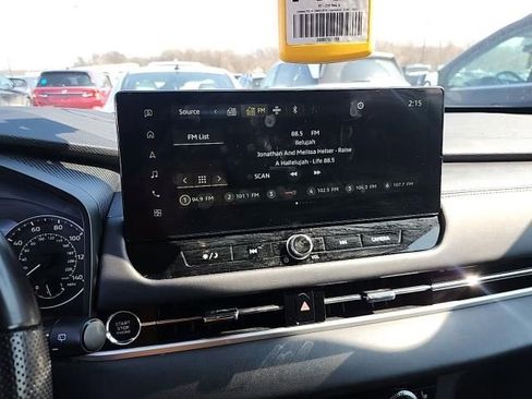 Used 2025 Mitsubishi Outlander image 5