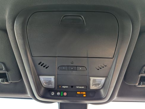 Used 2018 Chevrolet Equinox Premier w/ Infotainment II Package AWD/4WD image 26