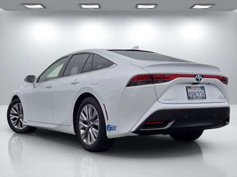 Used 2021 Toyota Mirai XLE w/ Advanced Technology Package image 6