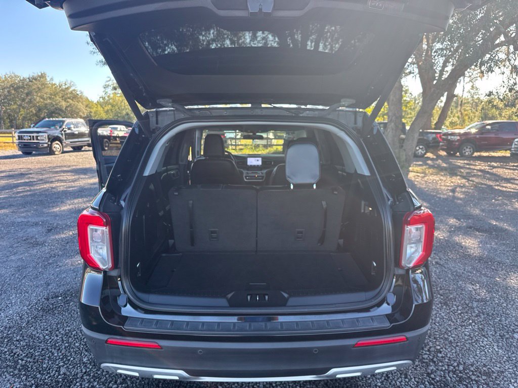 Used 2023 Ford Explorer XLT w/ Equipment Group 202A RWD image 14