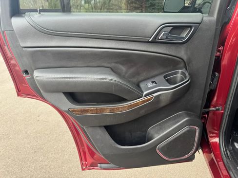 Used 2019 Chevrolet Tahoe LT w/ LT Signature Package AWD/4WD image 10