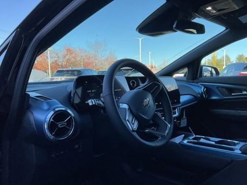 New 2026 Chevrolet Equinox EV LT image 11