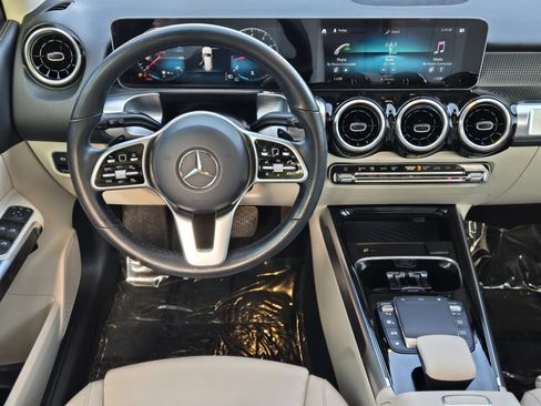 Used 2021 Mercedes-Benz GLB 250 image 25