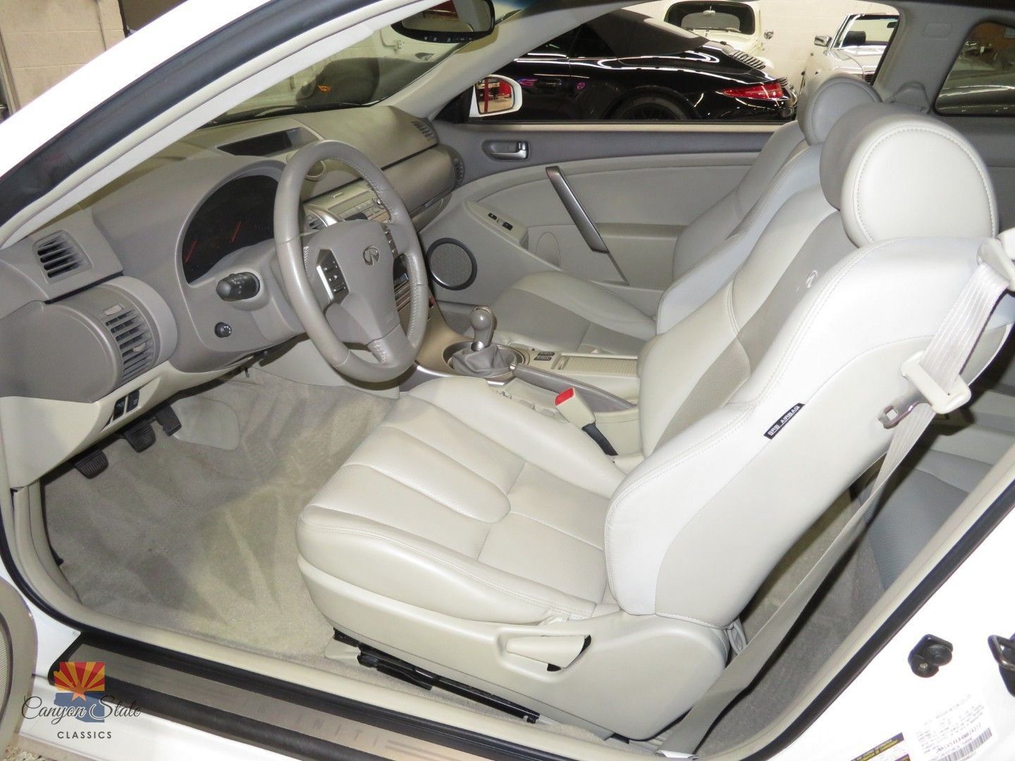 Used 2004 INFINITI G35 Coupe w/ Premium Pkg RWD image 3