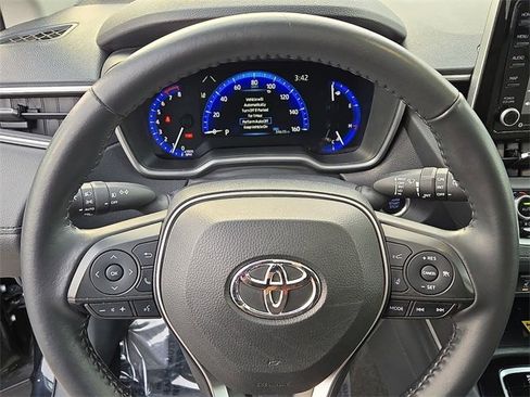 Certified 2022 Toyota Corolla Cross XLE image 19