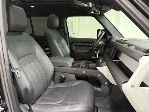 Used 2022 Land Rover Defender 110 S image 26
