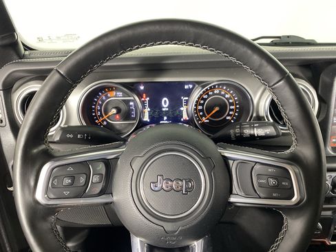 Used 2022 Jeep Wrangler Unlimited Sahara w/ Cold Weather Group AWD/4WD image 21
