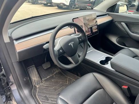 Used 2022 Tesla Model Y Long Range AWD/4WD image 21