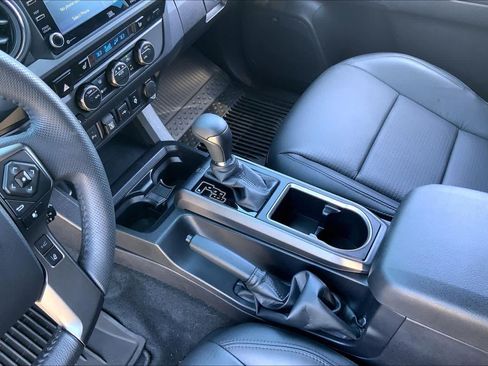 Used 2023 Toyota Tacoma TRD Sport w/ TRD Premium Sport Package AWD/4WD image 17