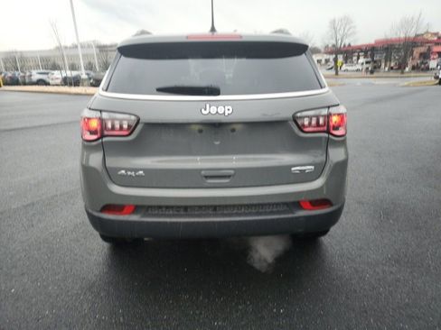 Used 2023 Jeep Compass Latitude image 7