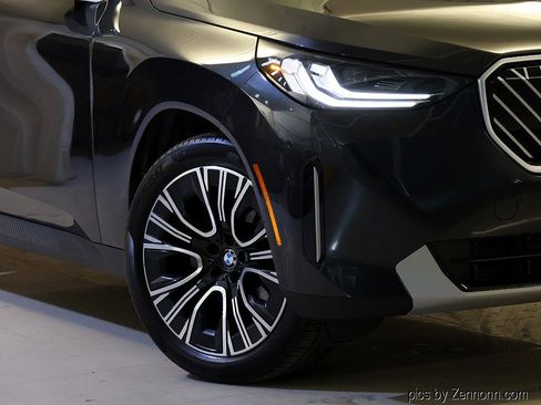 Certified 2025 BMW X3 xDrive30 AWD/4WD image 3