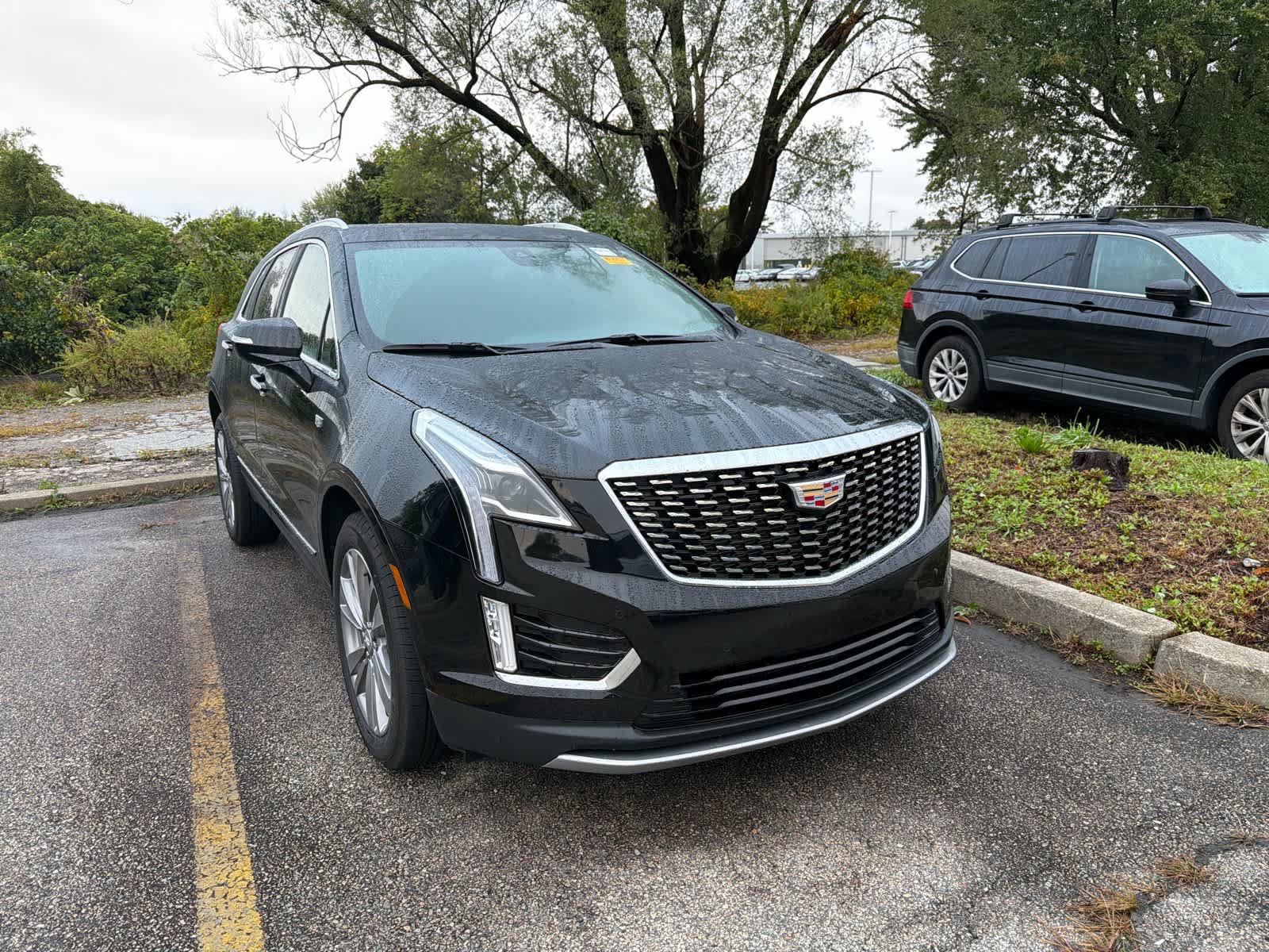 Used 2025 Cadillac XT5 Premium Luxury AWD/4WD image 2