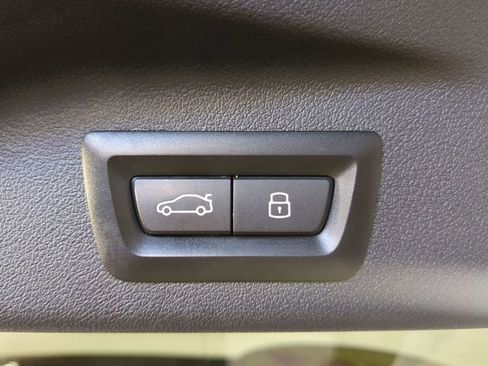 Used 2024 BMW X7 M60i w/ Executive Package image 15