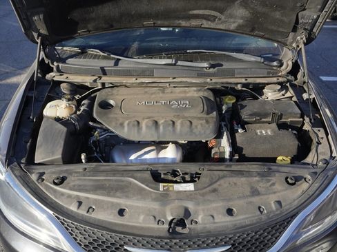 Used 2017 Chrysler 200 Limited Platinum image 24