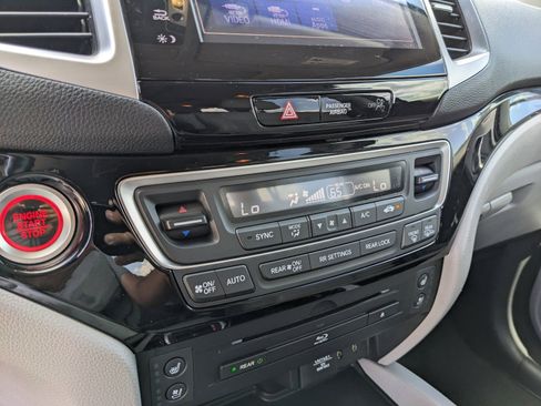 Used 2017 Honda Pilot Elite image 25