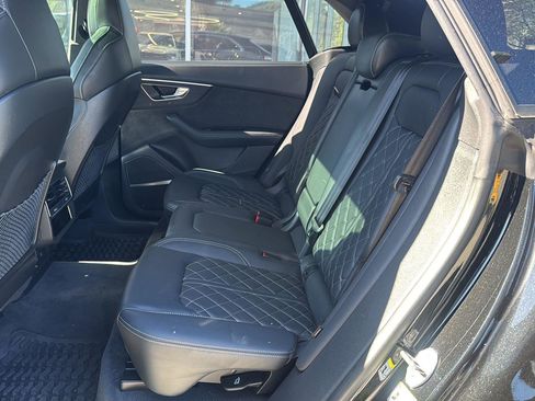 Used 2022 Audi SQ8 Prestige image 14