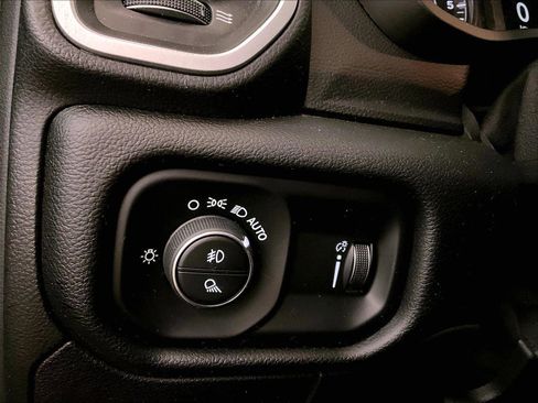 Used 2020 RAM 1500 Big Horn image 30