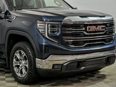 Used 2023 GMC Sierra 1500 SLT w/ SLT Convenience Package image 2