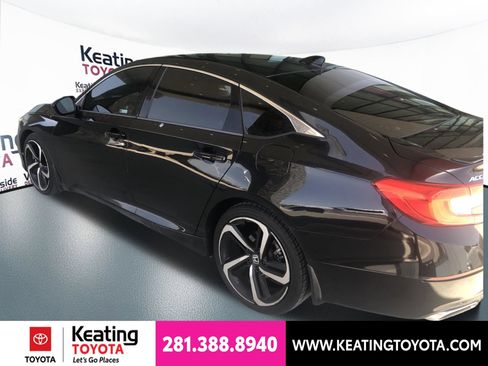 Used 2018 Honda Accord Sport image 2