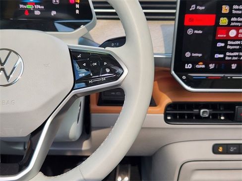 New 2025 Volkswagen ID. Buzz 1st Edition image 28