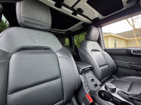 Used 2025 Ford Bronco Badlands image 26