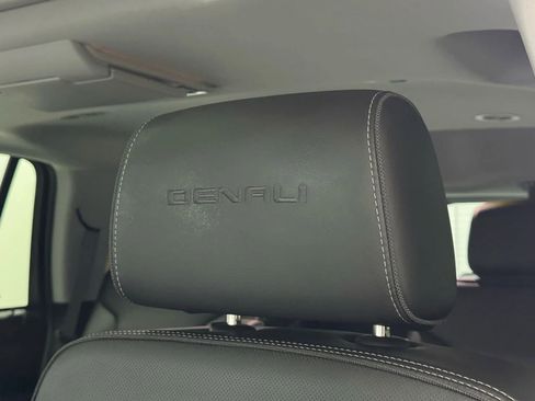 Used 2018 GMC Yukon Denali w/ Denali Ultimate Package image 17