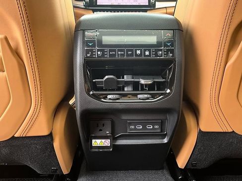 New 2026 Jeep Grand Cherokee Summit AWD/4WD image 31