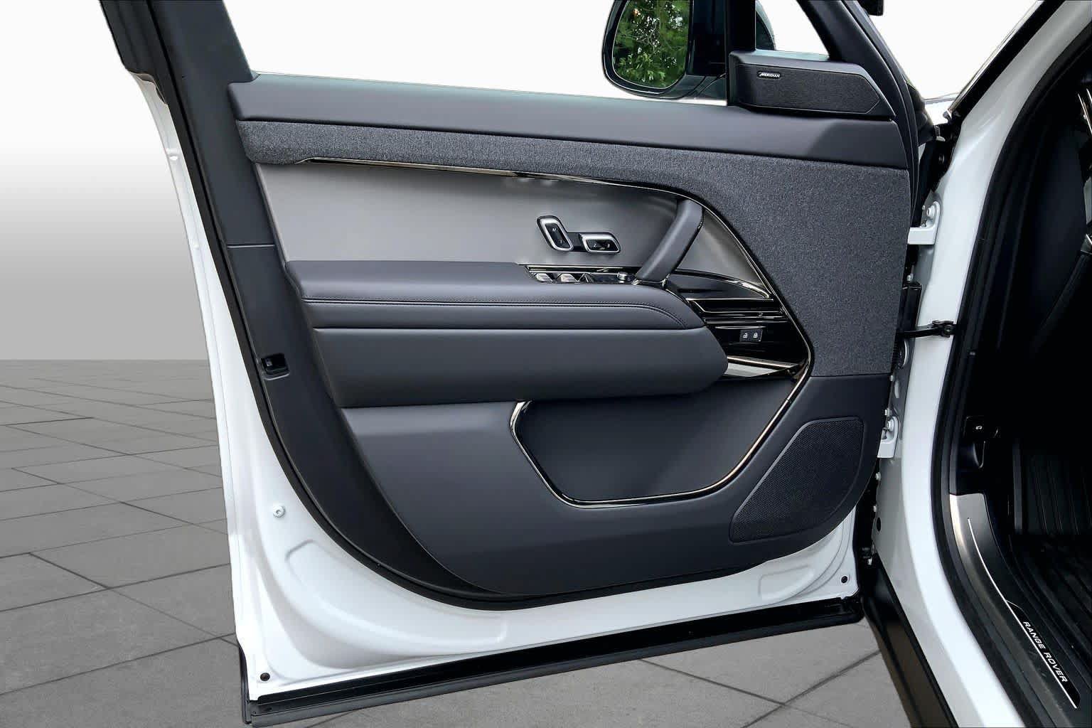 New 2026 Land Rover Range Rover Sport SE AWD/4WD image 11