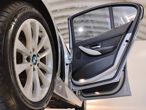 Used 2017 BMW 320i Sedan image 94