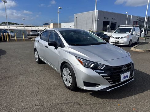 Certified 2024 Nissan Versa S w/ Trunk Package image 4