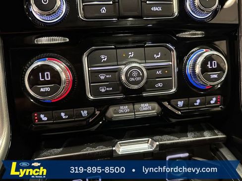 Used 2022 GMC Yukon Denali w/ Denali Premium Package AWD/4WD image 14
