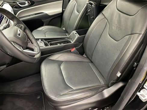 Used 2022 Jeep Compass Limited image 25