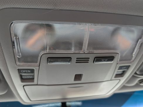 Used 2016 Toyota Camry SE w/ Moonroof Package image 25