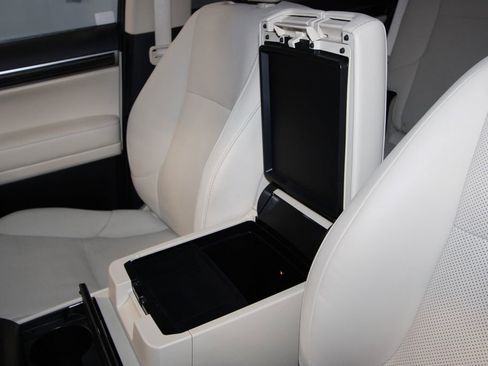 Used 2023 Lexus GX 460 Premium image 25