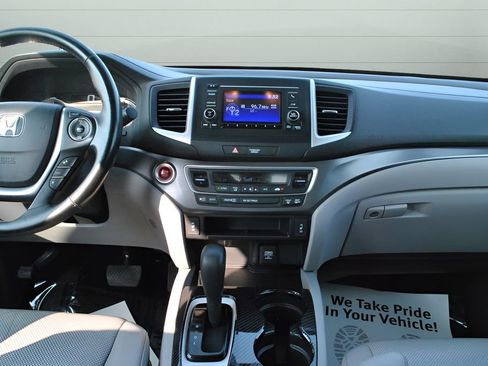 Used 2017 Honda Ridgeline RTL image 11