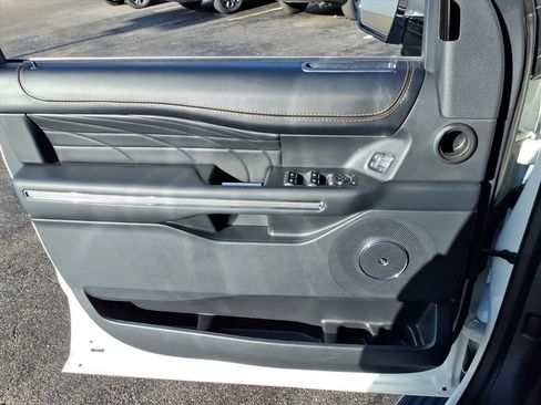 Certified 2023 Ford Expedition Platinum image 16