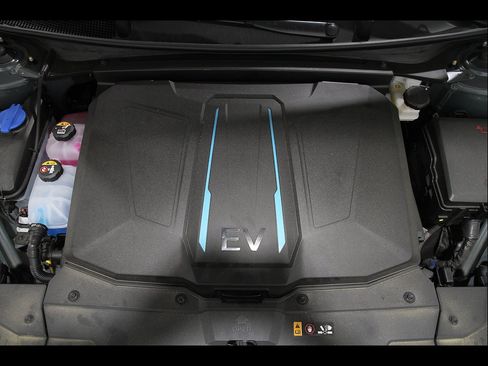Certified 2024 Hyundai Ioniq 5 SEL RWD image 23