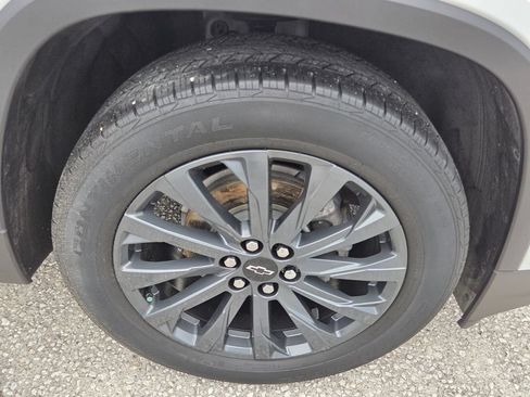 Used 2023 Chevrolet Traverse RS AWD/4WD image 9