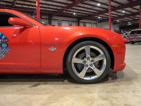 Used 2010 Chevrolet Camaro SS w/ Interior Accent Trim Package image 11