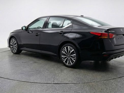 Used 2025 Nissan Altima 2.5 SV image 6