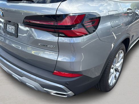 Used 2024 BMW X5 xDrive40i w/ Parking Assistance Package AWD/4WD image 11