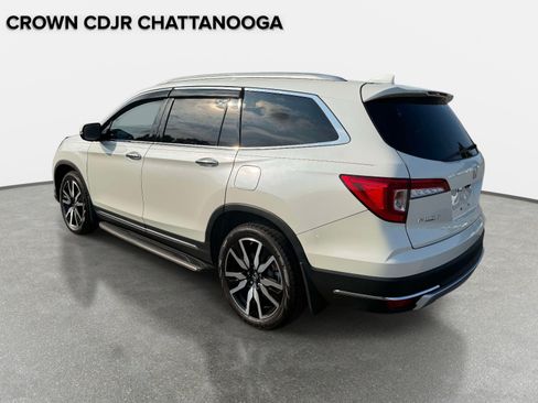 Used 2019 Honda Pilot Touring image 3