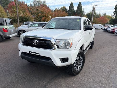 Used 2015 Toyota Tacoma PreRunner w/ SR5 Package image 2