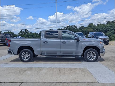 Used 2024 Chevrolet Silverado 1500 LT AWD/4WD image 6