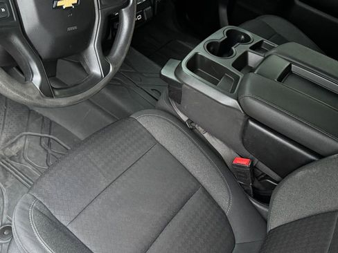 Used 2023 Chevrolet Silverado 2500 Custom w/ Custom Convenience Package image 6